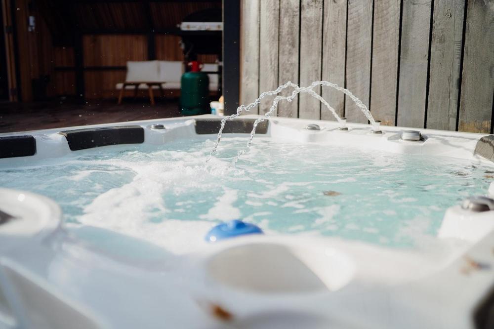 Beavers Lodge. Luxury Property With Hot Tub Tenby Exterior photo