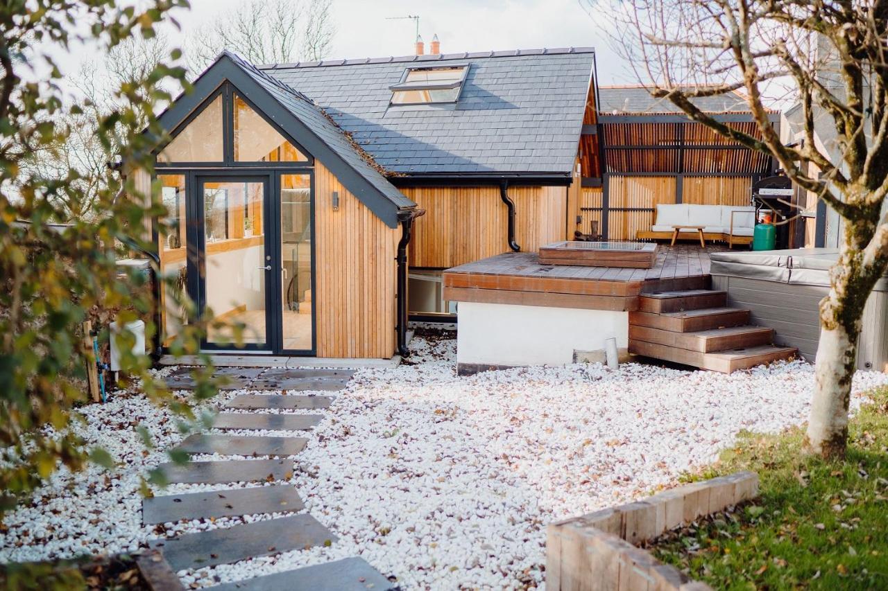 Beavers Lodge. Luxury Property With Hot Tub Tenby Exterior photo